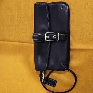Coach Black Leather Buckle Wristlet Clutch - Authentic Vintage in EUC